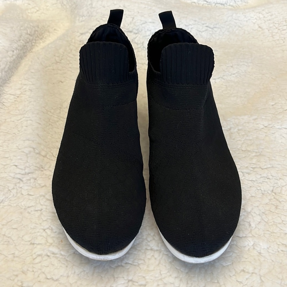 EUC DKNY slip on wedge sneaker shoes